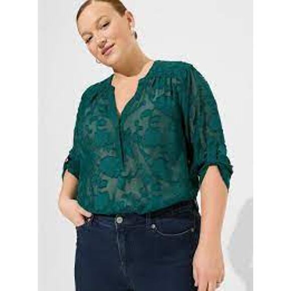 torrid Tops - NWT Green Torrid Harper Clip Chiffon Pullover 3/4 Sleeve Blouse Size 00